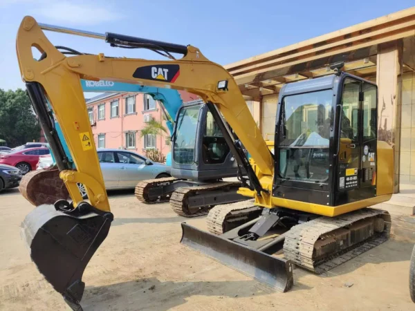 Used Cat 305 used excavator - Image 7