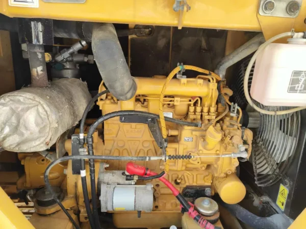 Used Cat 305 used excavator - Image 5