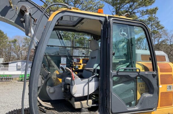 Used Deere 130G Excavator - Image 2