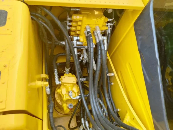 Used Komatsu PC120 Excavator - Image 4