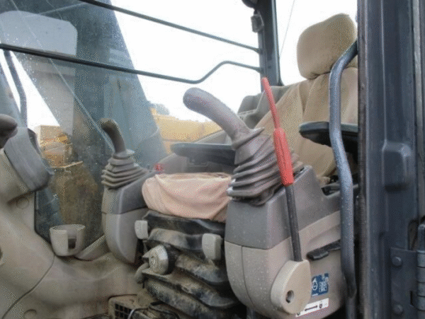 Used Deere 135DX Excavator - Image 4
