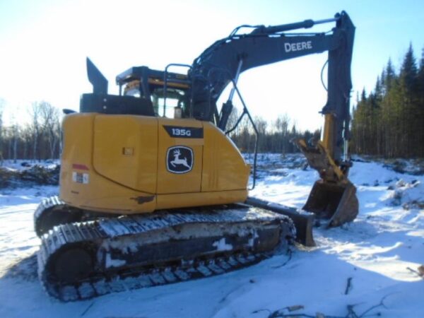 Used Deere 135G 2021 - Image 6