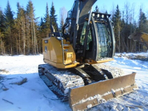 Used Deere 135G 2021 - Image 8