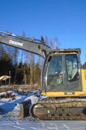 Used Deere 135G 2021