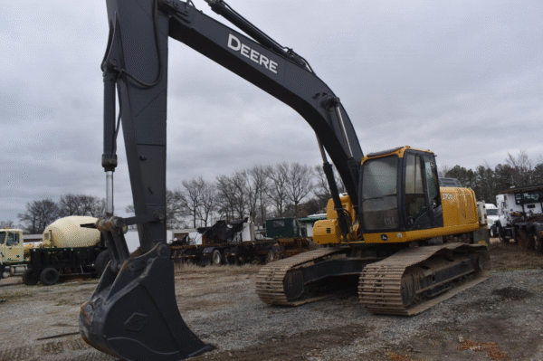 Used Deere 270D LC Excavator - Image 11