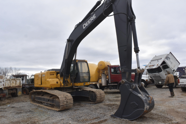 Used Deere 270D LC Excavator