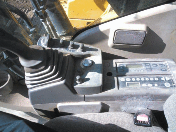 Used Deere 270D LC Excavator - Image 2