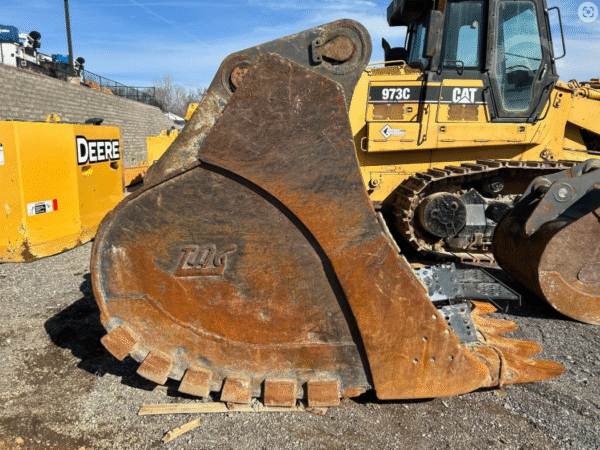 Used Deere 870G LC Excavator - Image 3