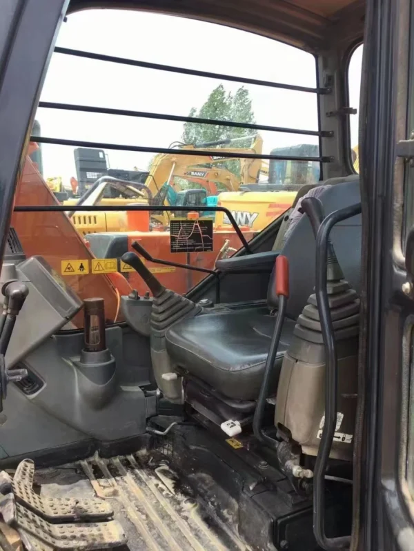 Used Hitachi EX60 excavator - Image 4
