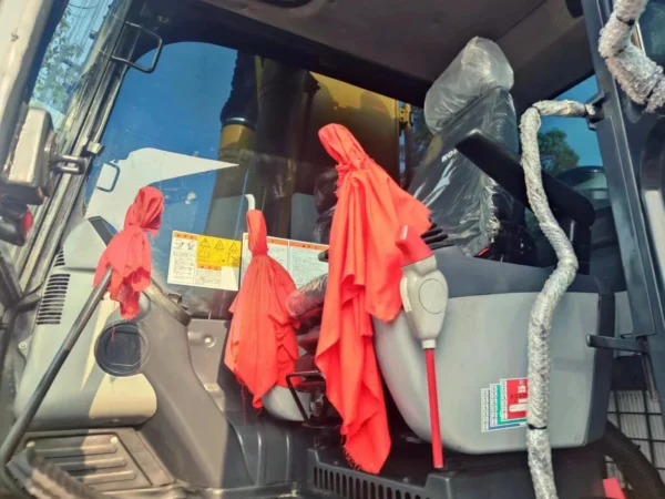 Used Komatsu PC200 Excavator - Image 5