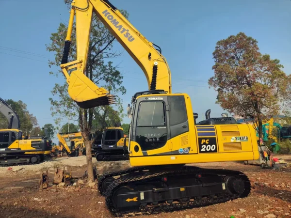 Used Komatsu PC200 Excavator