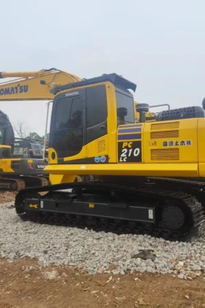 Used Komatsu PC220 Excavator