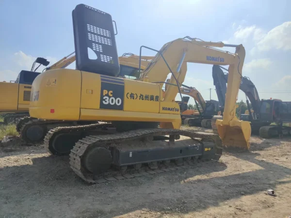 Used Komatsu PC300 Excavator