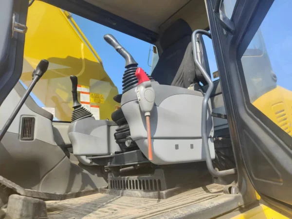Used Komatsu PC300 Excavator - Image 2