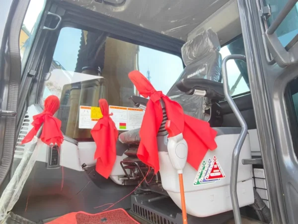 Used Komatsu PC130 Excavator - Image 3