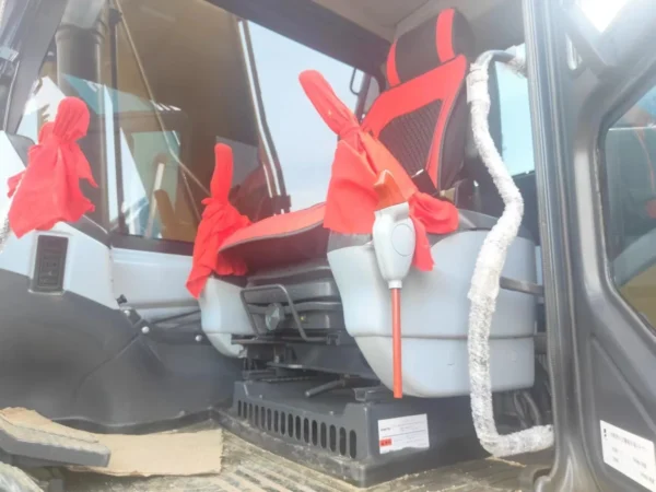 Used Komatsu PC160 Excavator - Image 4