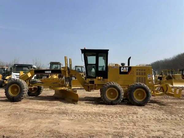 Used Caterpillar Motor Grader 140H - Image 2