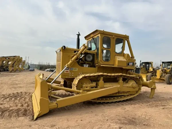 Used Caterpillar D7G Crawler Bulldozer - Image 2