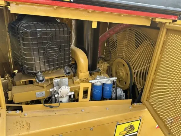 Used Caterpillar D8R Crawler Bulldozer - Image 3