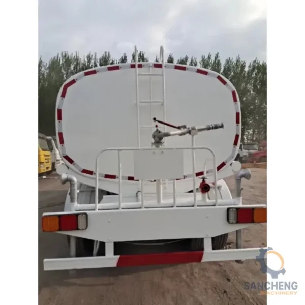 Used SINOTRUCK HOWO 6x4 Water Tanker - Image 7