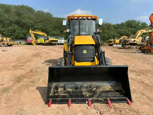 Backhoe loader Supplier Used JCB 3CX TLB - Image 3