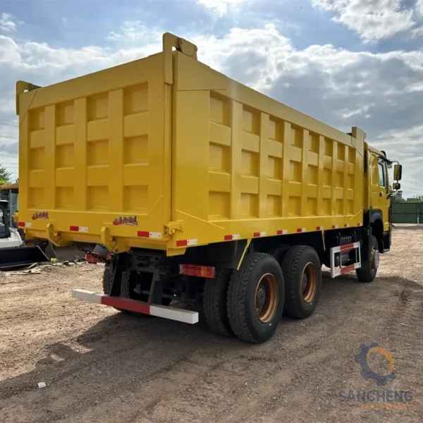 Used SINOTRUCK HOWO 6X4 Dump Truck - Image 7