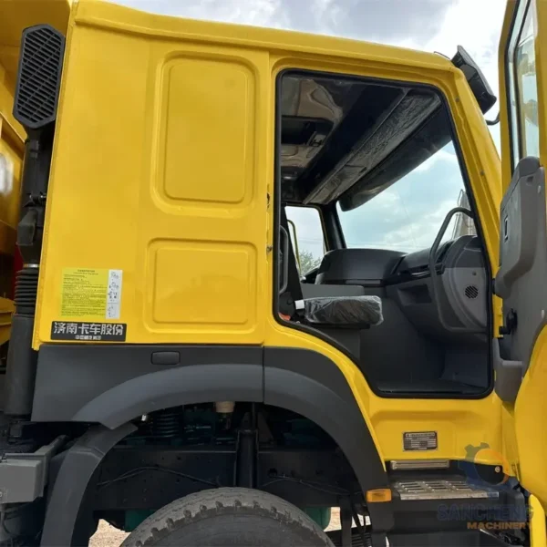 Used SINOTRUCK HOWO 6X4 Dump Truck - Image 10