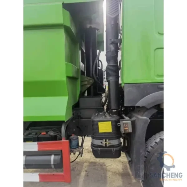 Used 6x4 Dump Truck SINOTRUCK HOWO - Image 3
