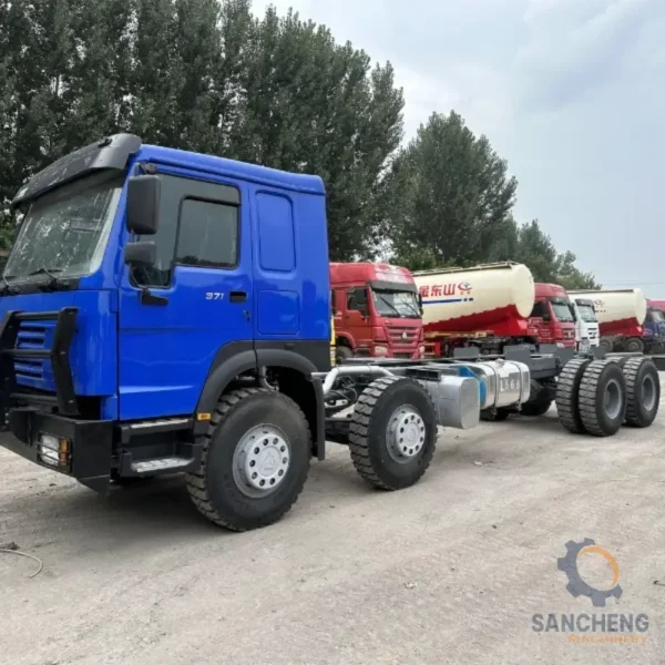 Used SINOTRUK HOWO 8x4 Truck Chassis