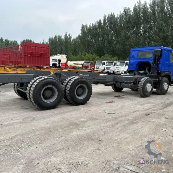 Used SINOTRUK HOWO 8x4 Truck Chassis - Image 2