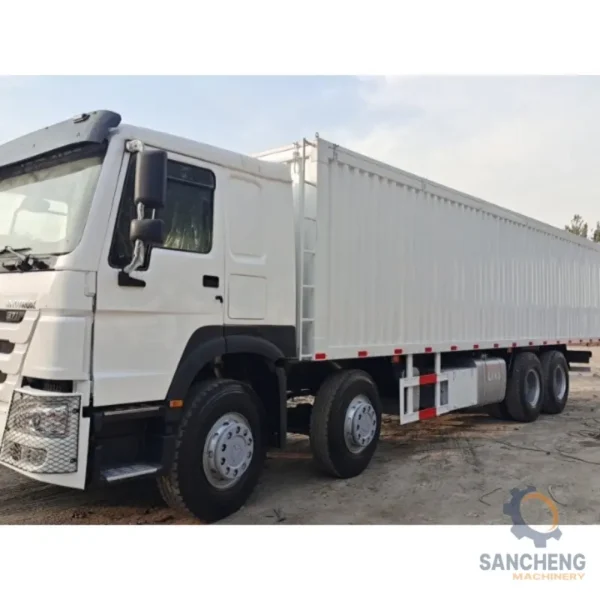 Used SINOTRUK HOWO Cargo Truck - Image 2
