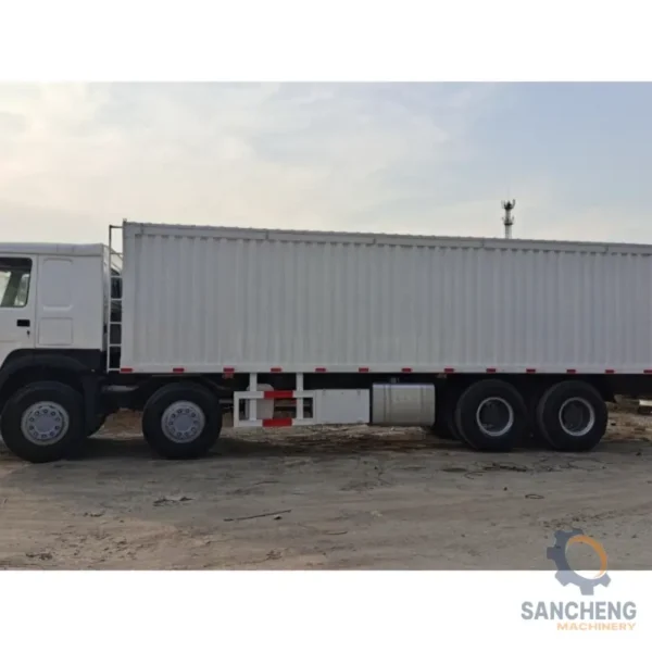 Used SINOTRUK HOWO Cargo Truck - Image 4