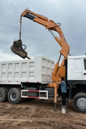 Used Sinotruck HOWO Truck mounted crane Dump truck